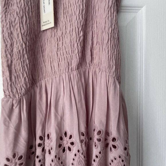 Sim & Sam Sleeveless Lilac Top Eyelet Blouse Size Medium - Picture 4 of 7